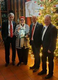 Bei der gutbesuchten „Vorweihnachtlichen Feier“ am 09.12.2025 im Fortbildungsinstitut der Bayerischen Polizei in Ainring konnte unserer Verbindungsstellenleiter, Reinhard L�we, wieder viel Prominenz begr��en.